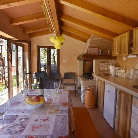 Spacious Ground-floor Flat In