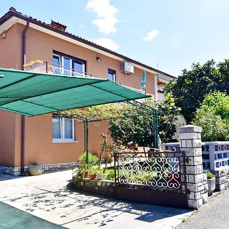 Spacious Ground-floor Flat In * Umago