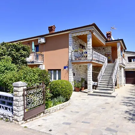 Appartement Spacious Ground-floor Flat In *